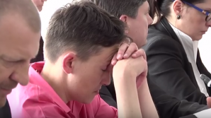 Савченко едва не заснула на заседании комитета Рады (ВИДЕО)