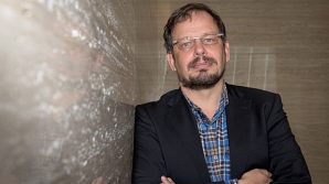 Немецкий журналист устроил скандал репортеру «России-1» и назвал ее глупой (ВИДЕО)