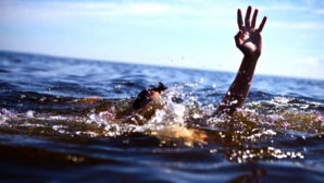 В столичном парке Валя Морилор спасли упавшего в озеро 12-летнего мальчика