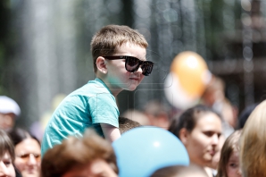 Ежемесячные пособия по уходу за ребенком поднимут на 20%