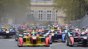 Болиды Буэми и  Ди Грасси столкнулись во время последнего этапа Формулы Е