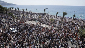 Французского премьер-министра освистали на минуте молчания в Ницце (ВИДЕО)