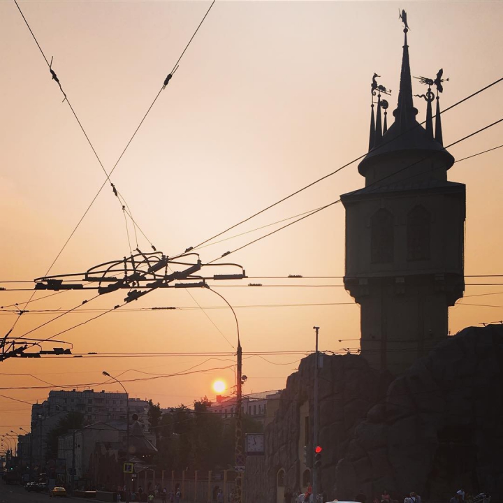 Жители Москвы запечатлели странную дымку над городом (ФОТО, ВИДЕО)