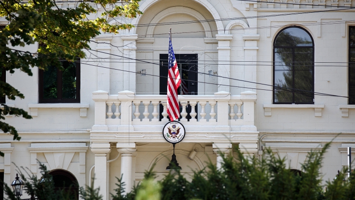 Здание посольства США в Кишиневе накануне оцепили из-за подозрительного предмета