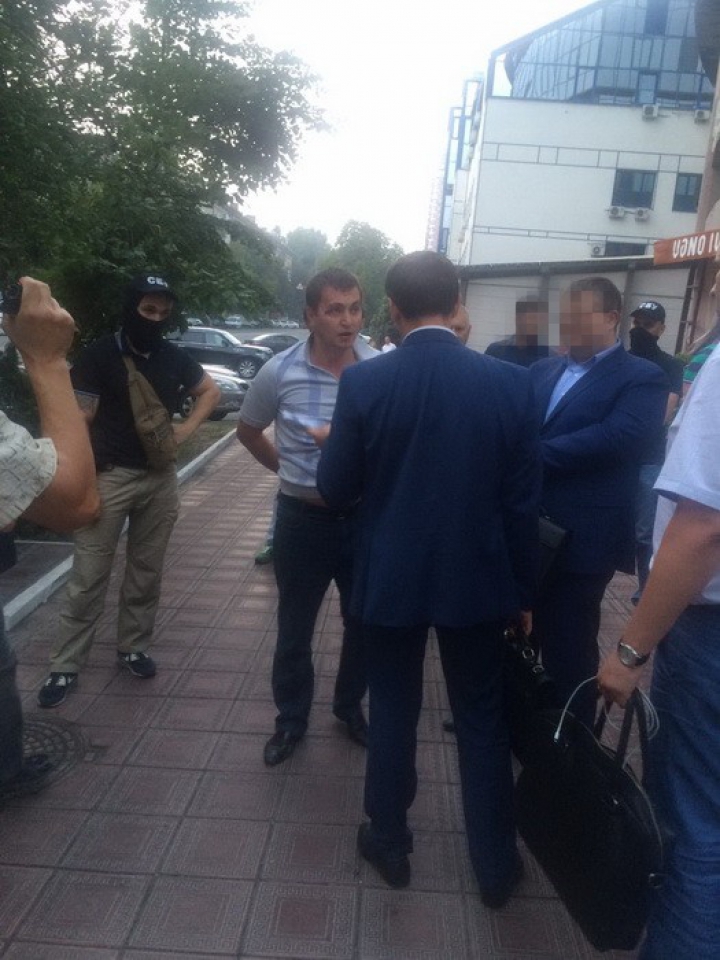 Момент задержания Вячеслава Платона в Киеве (ФОТО, ВИДЕО)