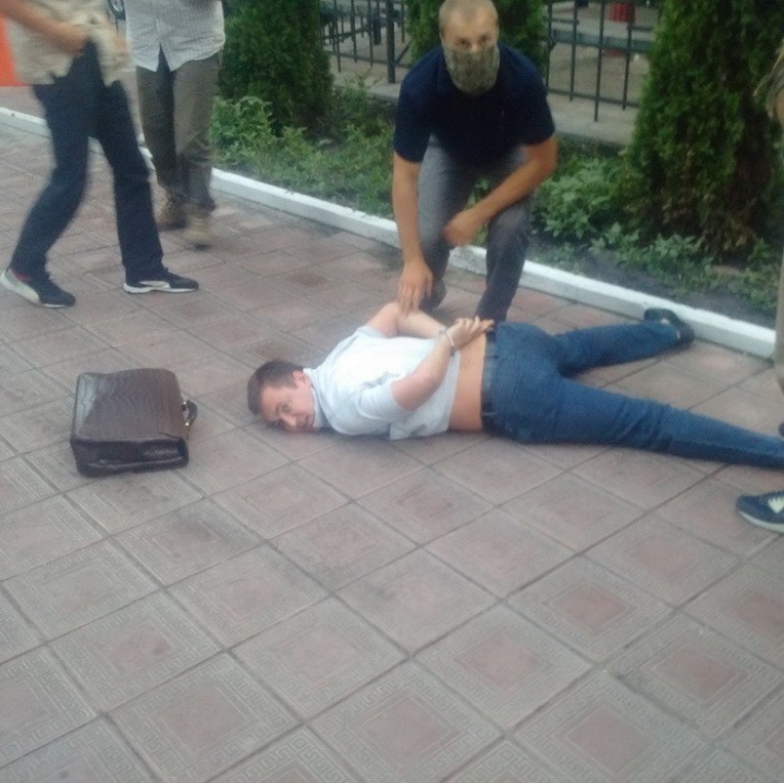 Момент задержания Вячеслава Платона в Киеве (ФОТО, ВИДЕО)