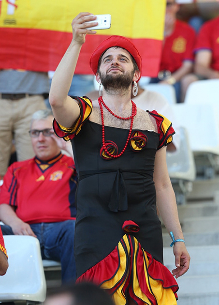 Самые нелепые наряды болельщиков на Евро-2016 (ФОТО)