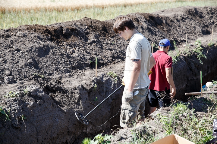 Житель Яловенского района нашел руины средневекового поселения (ФОТОРЕПОРТАЖ)