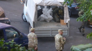 В Санкт-Петербурге проводят спецоперацию со стрельбой и взрывами