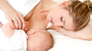 Беременным показали, как правильно кормить детей грудью