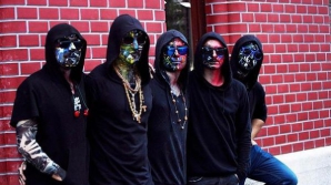 Carla's Dreams прервала выступление в Румынии после жеста зрителя 