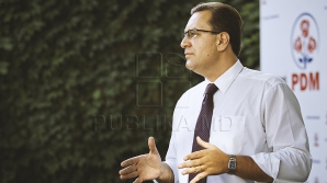 Мариан Лупу первым представил в ЦИК подписные листы для участия в президентских выборах