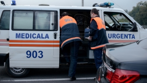 Грузовик переехал на дорожном переходе двоих пешеходов