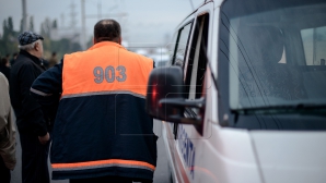 В Глодянском районе пьяный водитель мопеда влетел в коляску с трехмесячным ребенком