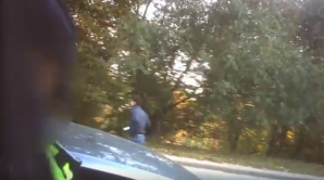 Видео с места задержания 28 патрульных по подозрению в коррупции