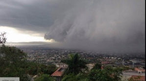 На Бермудские острова обрушился ураган "Николь"