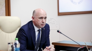 Павел Филип в сопровождении супруги проголосовал на президентских выборах