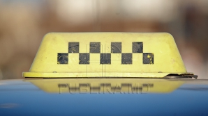 Минувшей ночью таксист врезался в другую машину и пострадал его пассажир