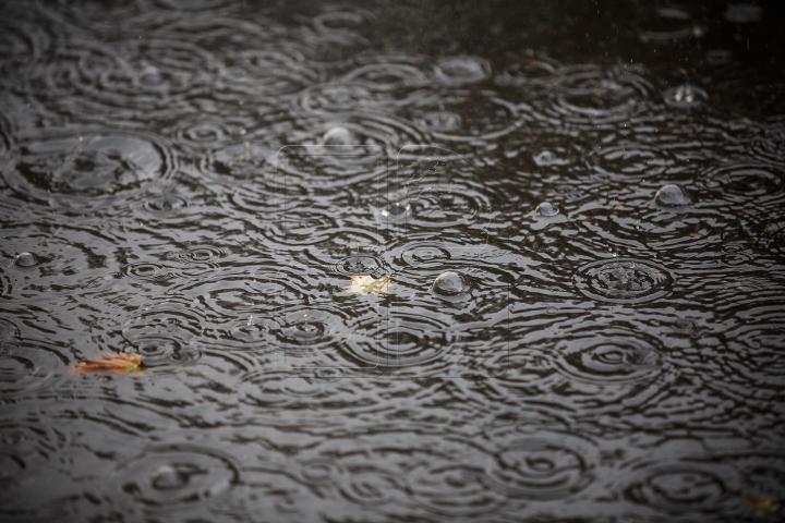 Проливные дожди оставили без электричества 95 населенных пунктов