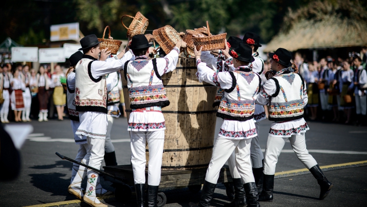 Молдова отмечает Национальный день вина (ФОТО)