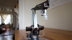 Робота, который приносит, завтрак распечатали на 3-D принтере 