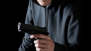 В Сети появилось видео вооруженного нападения на банк в Страшенах