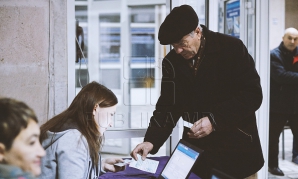 Жители Молдовы голосовали с надеждой на перемены к лучшему