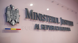 Минюст предложил штрафовать халатных родителей и владельцев машин с правым рулем