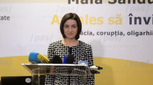 Кандидат в президенты Санду отворачивается от избирателей и не отвечает на вопросы