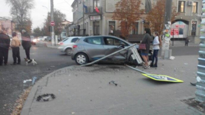 В столице столкнулись два автомобиля