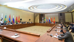 Лидеры стран ЕАЭС, включая Киргизию, подписали таможенный кодекс