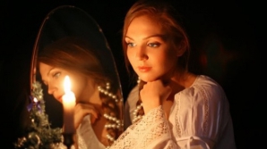 В канун праздника Святого Андрея незамужние девушки гадают на своего суженого