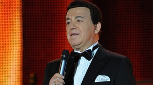 Иосиф Кобзон должен был лететь в разбившемся самолете Ту-154