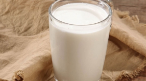 Молоко с темными гранулами из столичного магазина