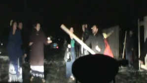 Появилось видео нападения разъяренных цыган с дубинами на полицейских в Брянске