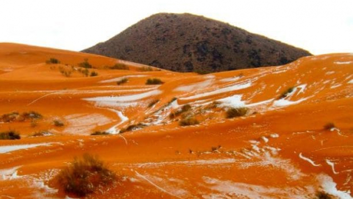 В самой большой пустыне мира Сахаре выпал снег