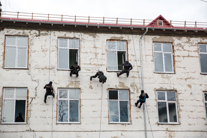 25 ani carabinieri