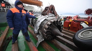 Водолазы за сутки достали из воды около 40 обломков Ту-154 в Сочи