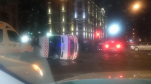 В Кишиневе перевернулась скорая: детали происшествия