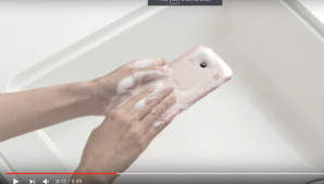 Японцы «подружили» смартфон с горячей водой и мылом