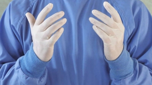 Трехлетний мальчик погиб в Красноярске от обрезания на дому