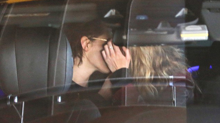 Опубликованы фото лесбийских утех актрисы Кристен Стюарт с любовницей из Victoria's Secret