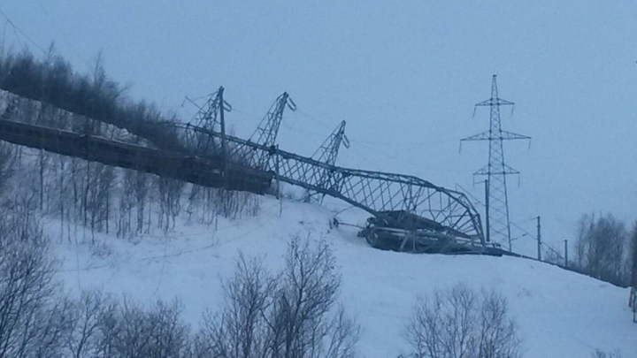 Под Мурманском с горы сошла лавина, повредив ЛЭП