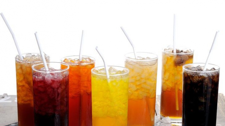 Во Франции запретили бесплатную газировку