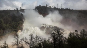 В сети появилась прямая трансляция с разрушающейся в Калифорнии плотины