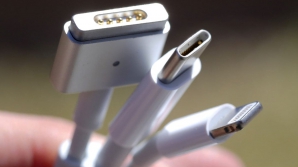 Apple заменит фирменный разъем iPhone на порт для Android