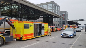 Аэропорт Гамбурга закрыт из-за утечки неизвестного вещества, пострадали более 50 человек