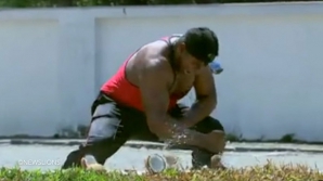 Индиец разбил 124 кокоса за 47 секунд