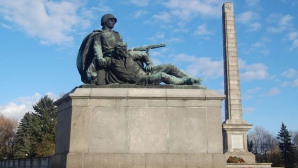 В Варшаве осквернили крупнейшее в Польше кладбище советских солдат