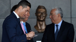 Криштиану Роналду открыл свою статую в аэропорту имени себя